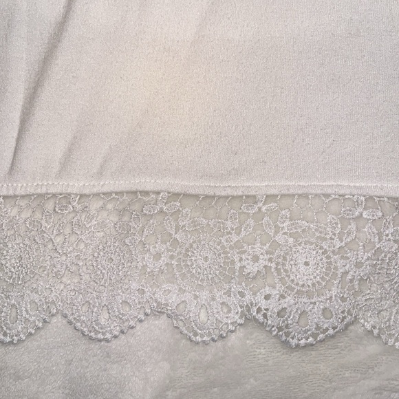 Taohuadao polyester blend long sleeve top - Picture 2 of 6